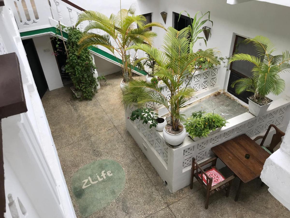 Zlife Stone Town Hostel Zanzibar ภายนอก รูปภาพ