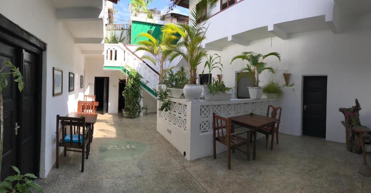 Zlife Stone Town Hostel Zanzibar ภายนอก รูปภาพ