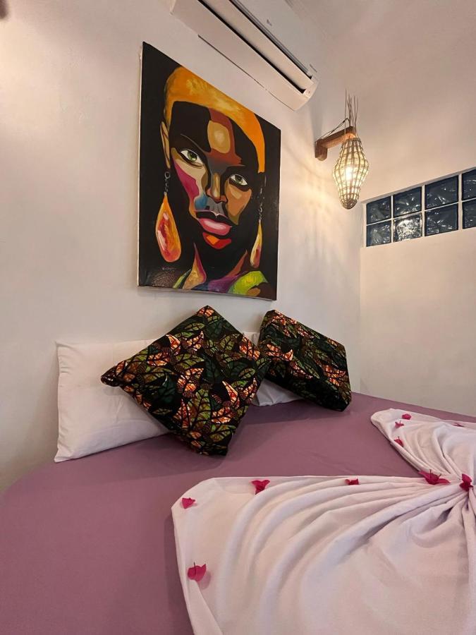 Zlife Stone Town Hostel Zanzibar ภายนอก รูปภาพ