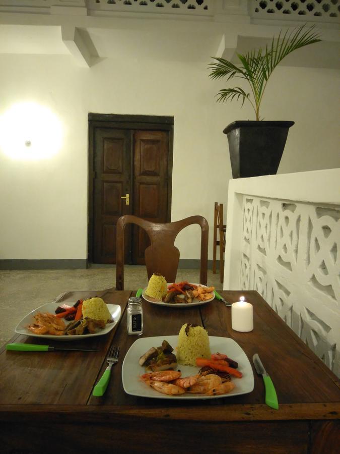 Zlife Stone Town Hostel Zanzibar ภายนอก รูปภาพ