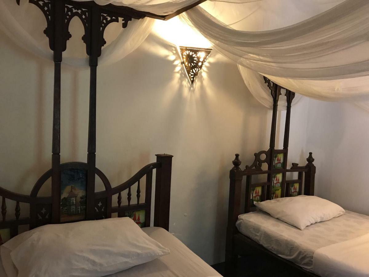 Zlife Stone Town Hostel Zanzibar ภายนอก รูปภาพ