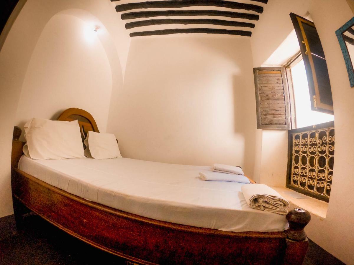 Zlife Stone Town Hostel Zanzibar ภายนอก รูปภาพ