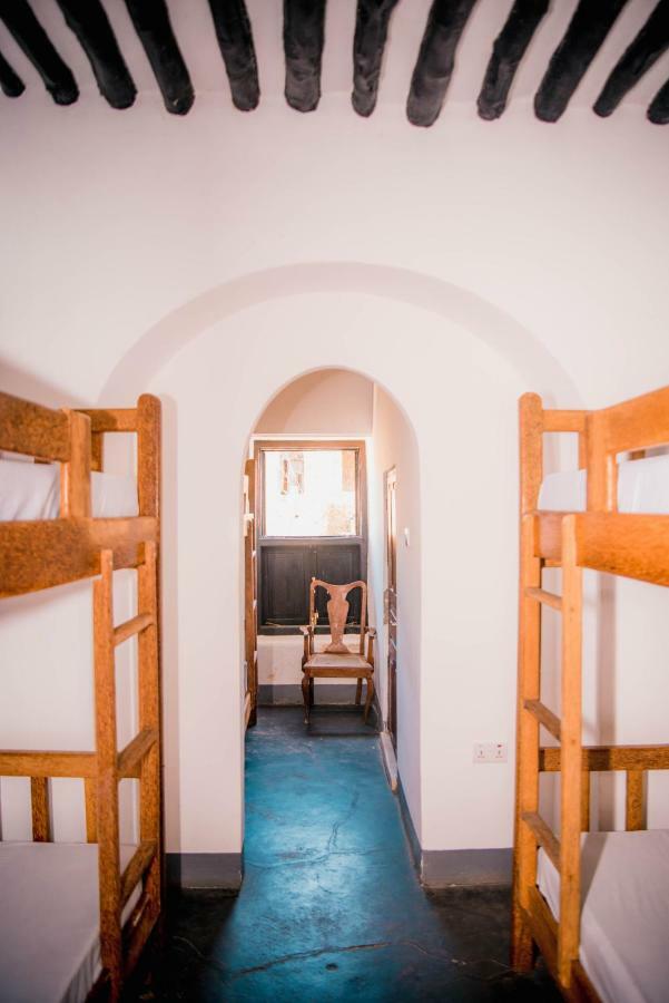 Zlife Stone Town Hostel Zanzibar ภายนอก รูปภาพ