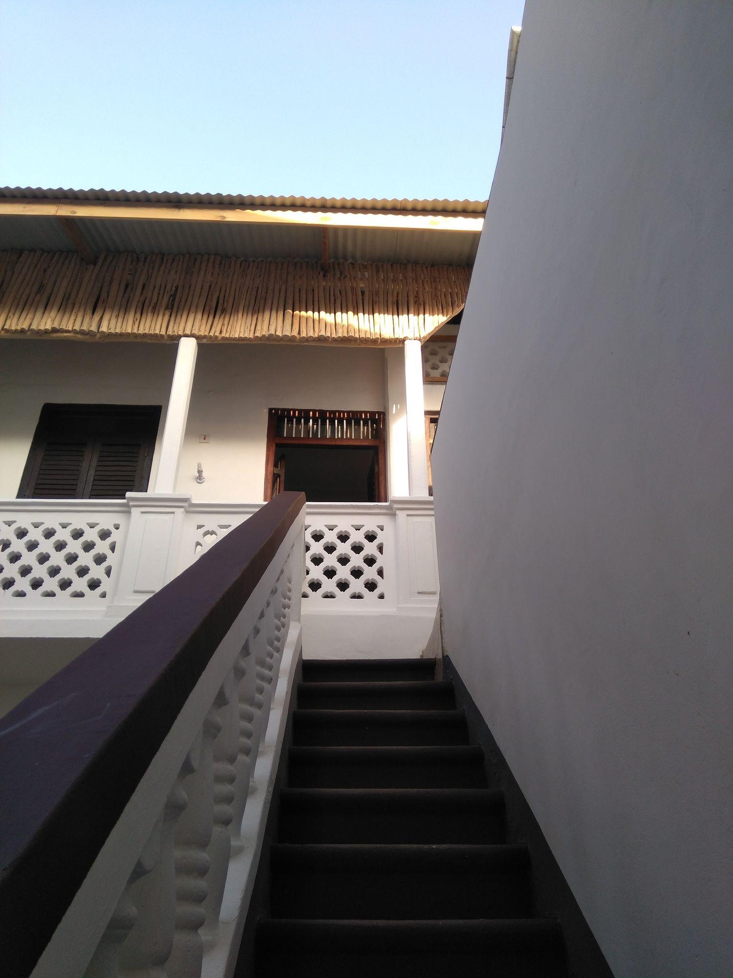 Zlife Stone Town Hostel Zanzibar ภายนอก รูปภาพ