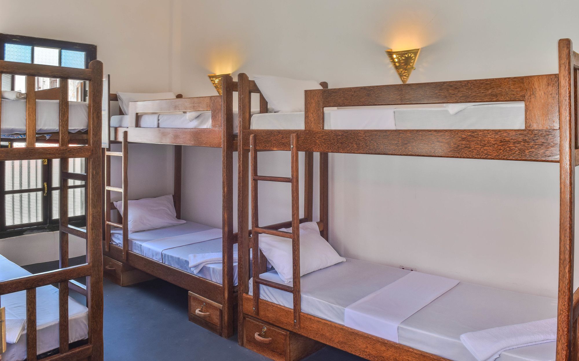 Zlife Stone Town Hostel Zanzibar ภายนอก รูปภาพ