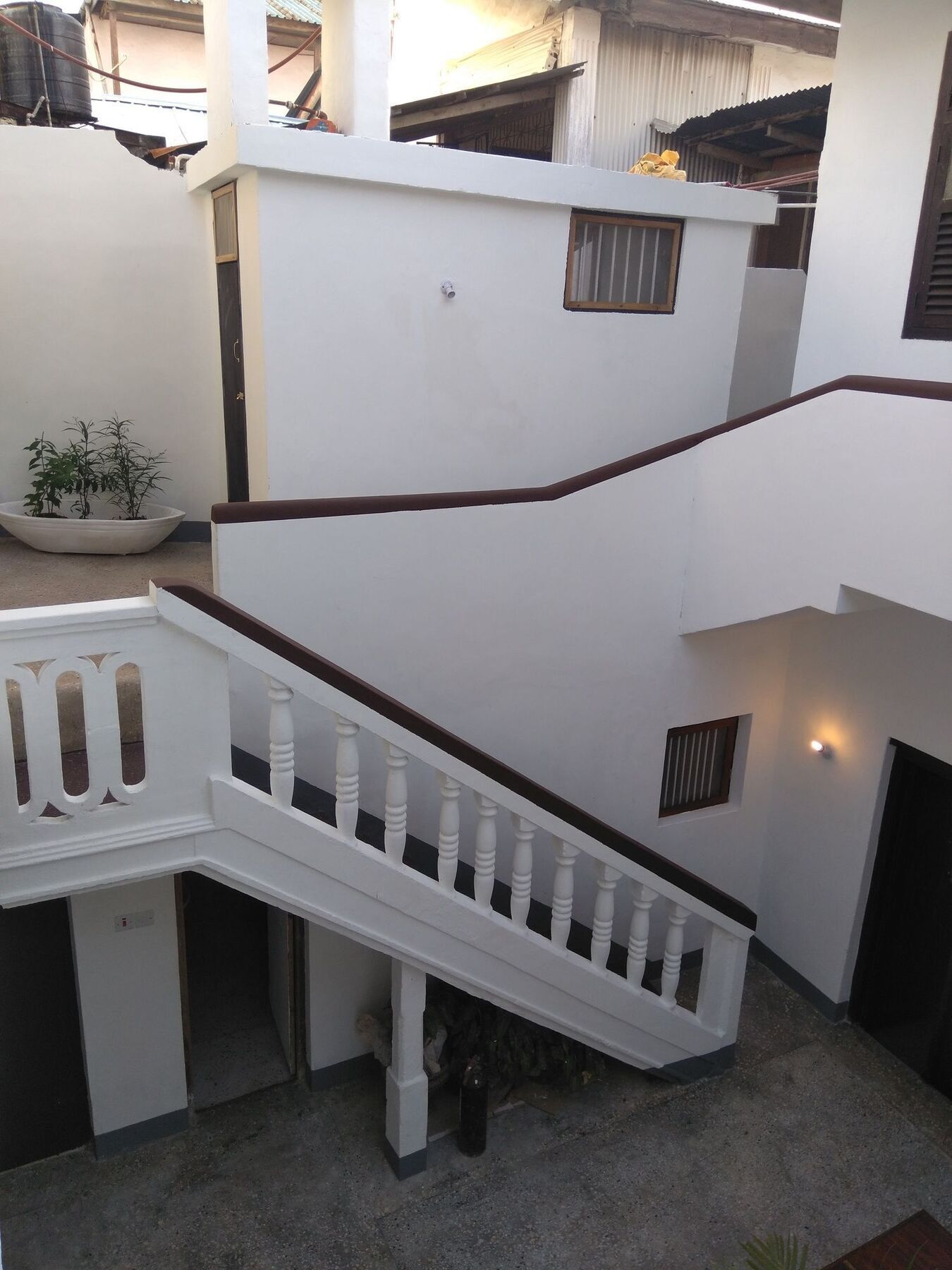 Zlife Stone Town Hostel Zanzibar ภายนอก รูปภาพ